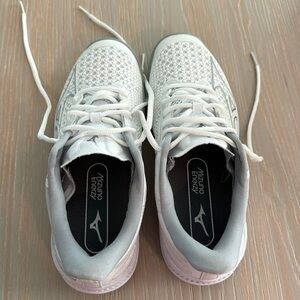 Mizuno Energy Tennis or Pickleball sneakers
